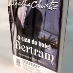 Livro O Misterioso Caso de Styles e O Caso do Hotel Bertram Agatha Christie (1)