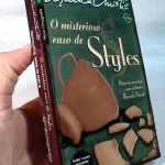 Livro O Misterioso Caso de Styles e O Caso do Hotel Bertram Agatha Christie (3)